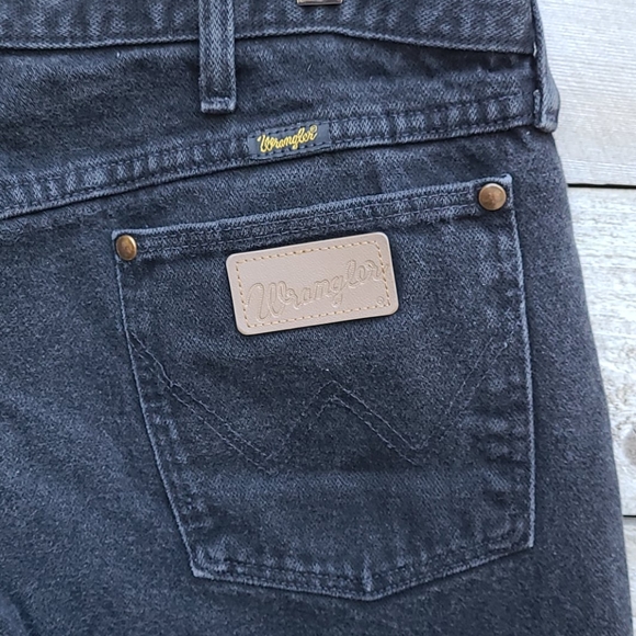 Men's Black Wrangler Jeans  Size 38x30 - Picture 4 of 9